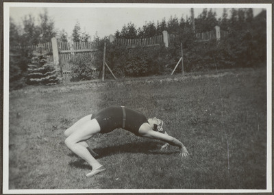 Zdjęcie - Hatha yoga w ogrodzie MuFo z Kari Mata Studio